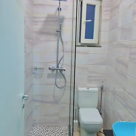 Spacious Durrs With Views And Private Balcony 아파트 *