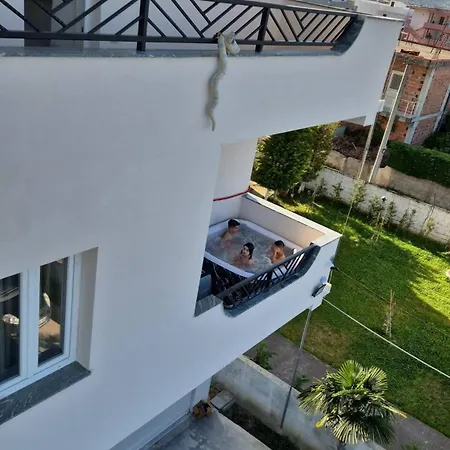 Apartment Spacious With Views And Private Balcony Durres