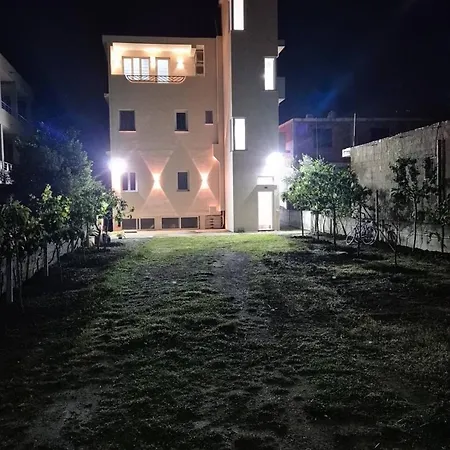 Apartment Spacious With Views And Private Balcony Durres